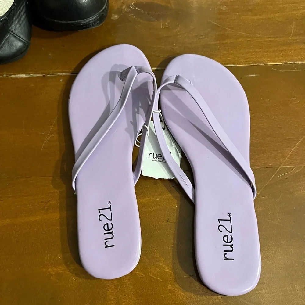 RUE 21 purple flip flops - Picture 5 of 9